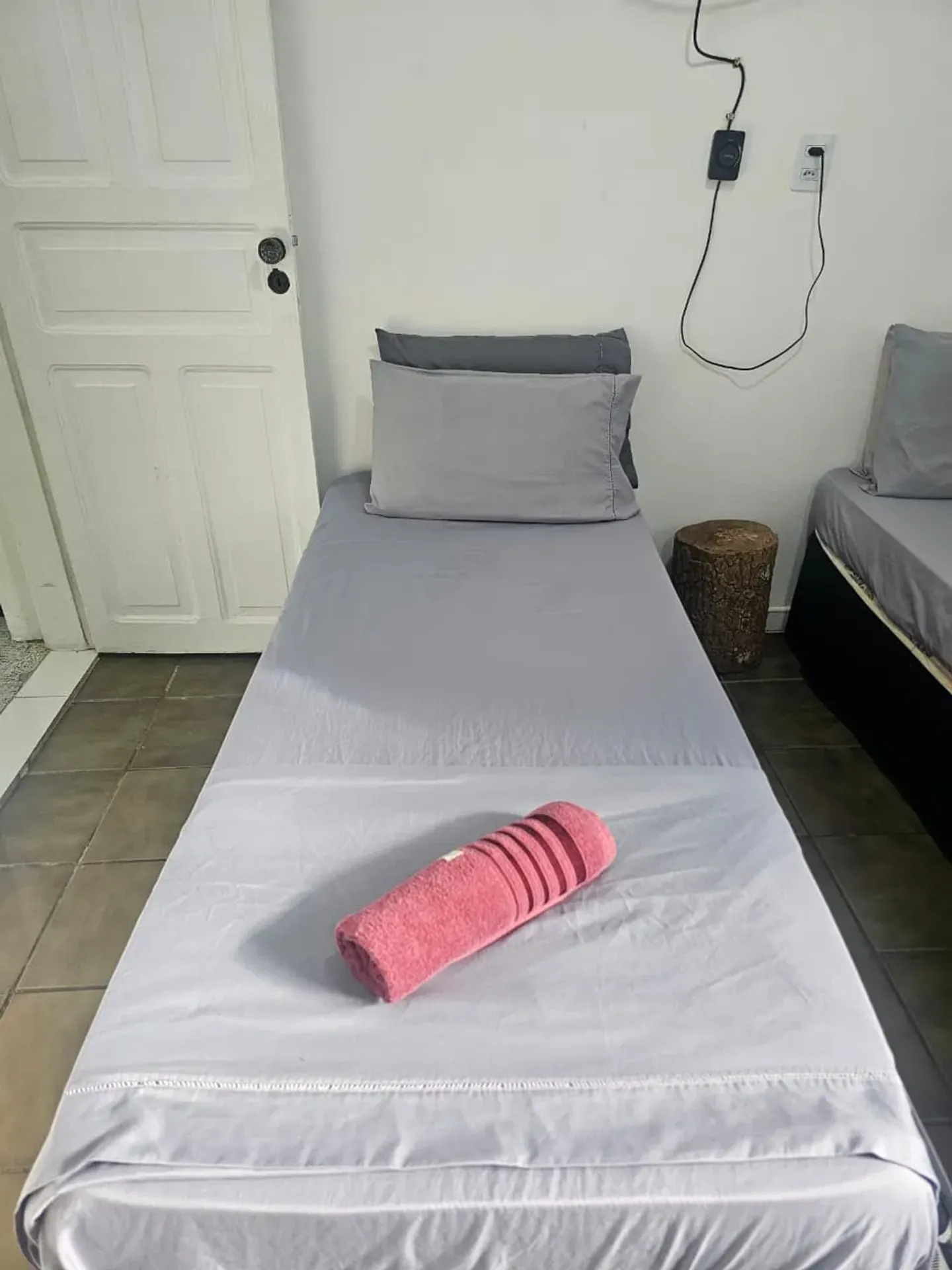 Furnished 2-bedroom apartment with a gas mini-kitchen — photo 14