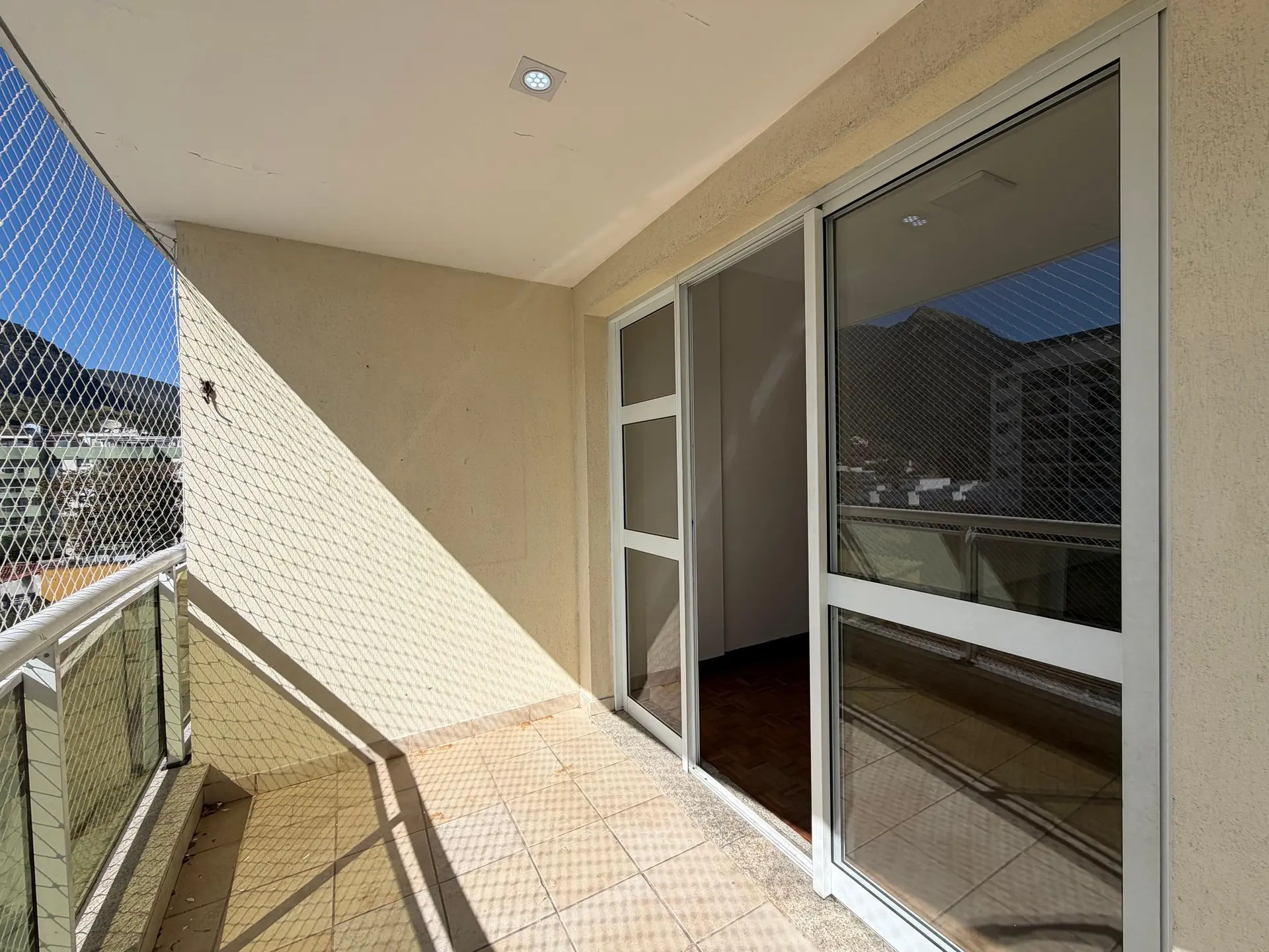 Apartamento de 3 dormitorios con 1 plaza, cocina cerrada — photo 7
