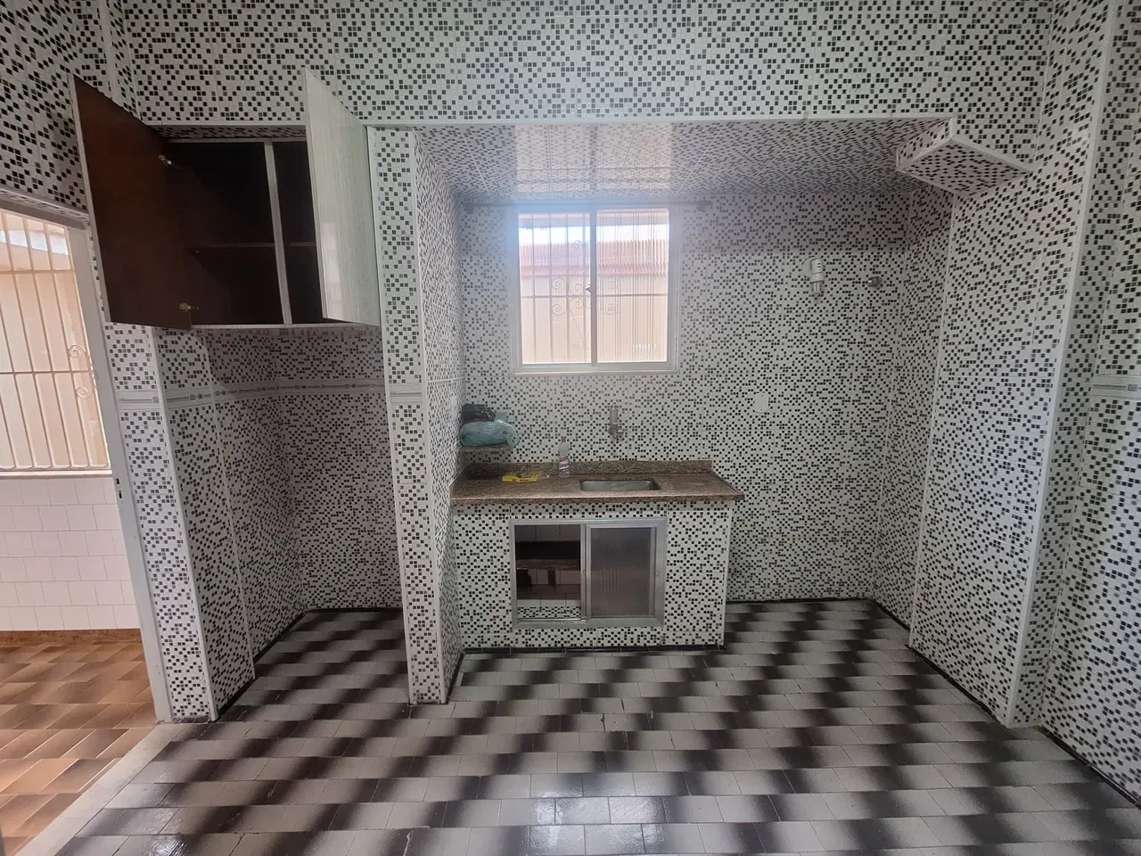Unfurnished rental apartment with 2 bedrooms and 2 baths — photo 24