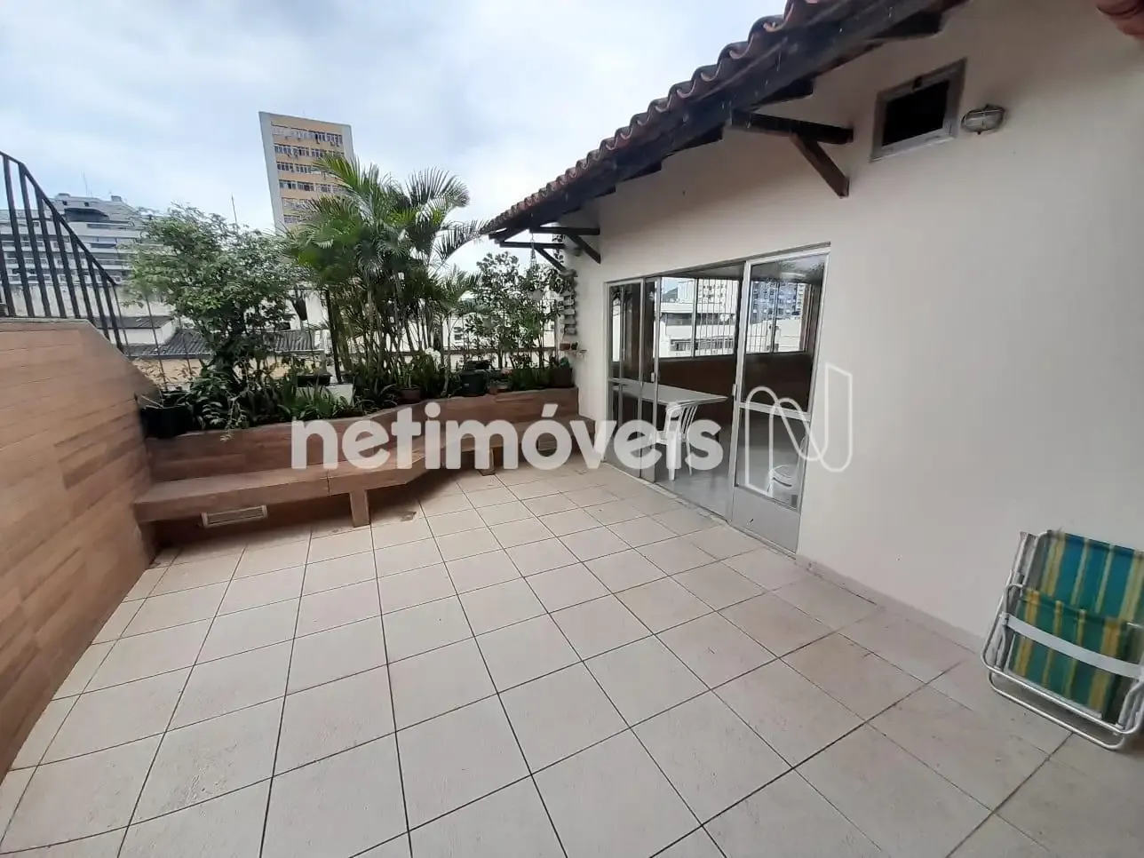 Wood or laminate floors in a 2-bedroom apartment, 78 m² — photo 17