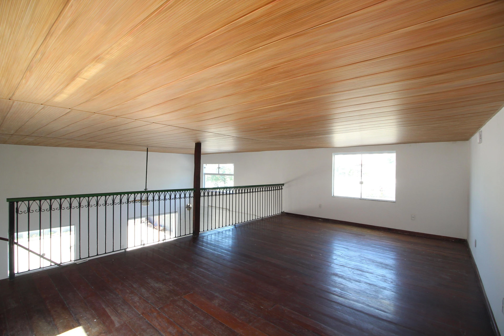 House with 4 bedrooms, 2 bathrooms and private garden — photo 38