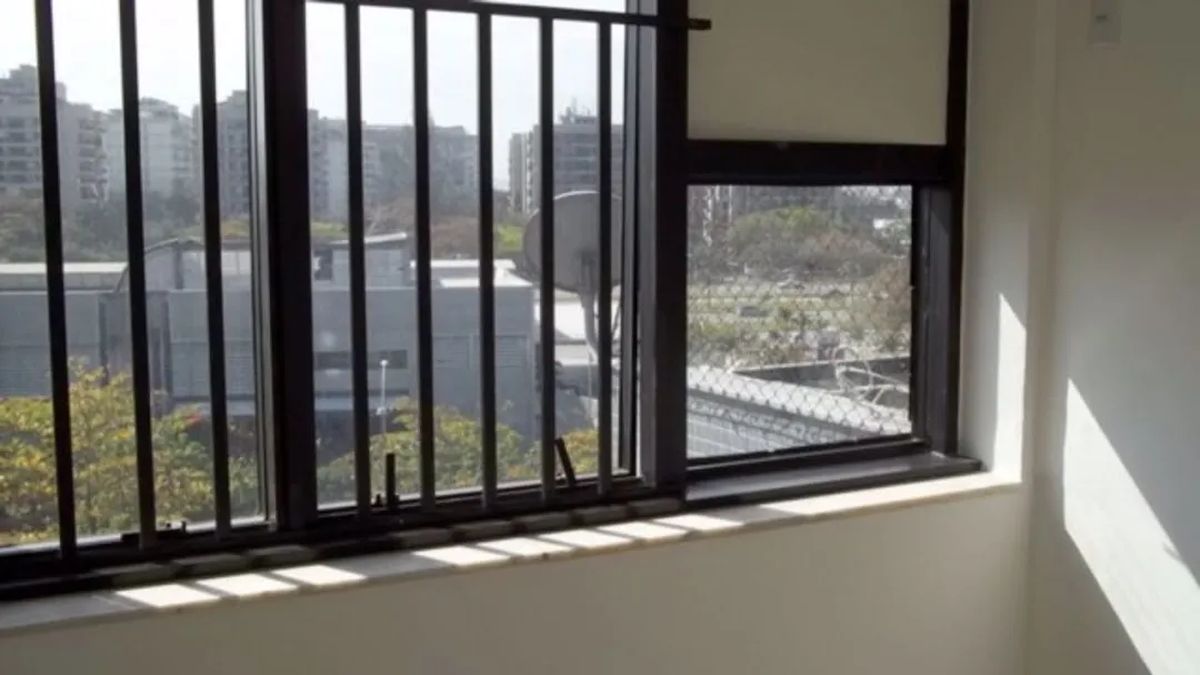 2-bedroom apartment in a building with a pool — photo 23