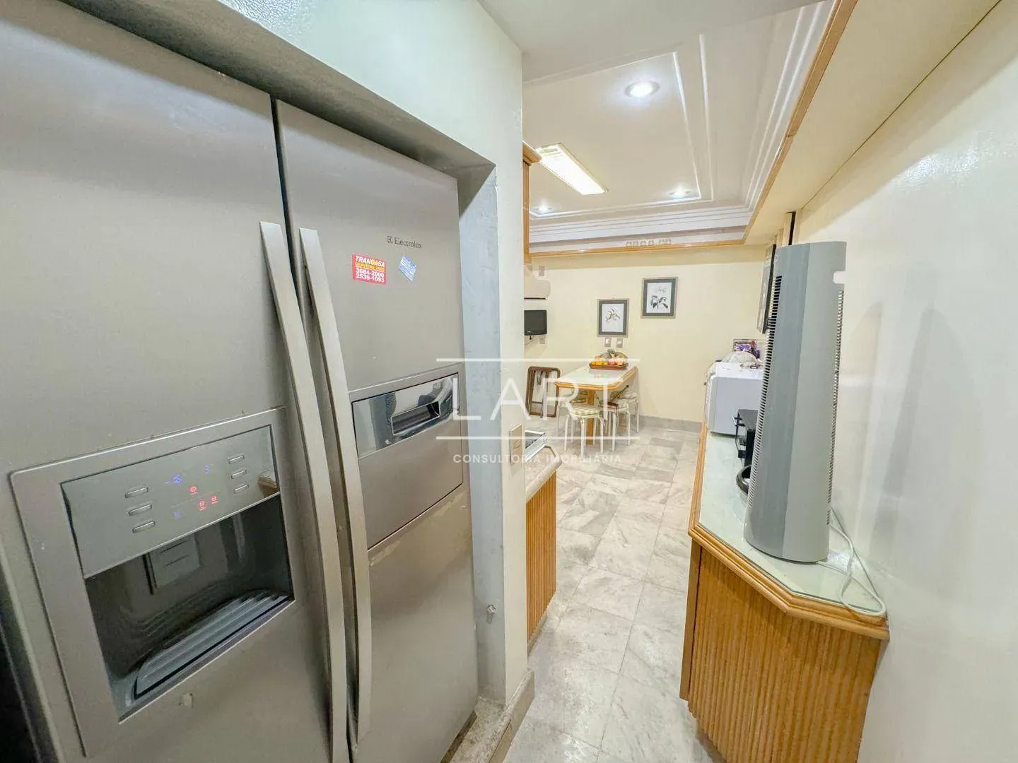 Apartamento de 210 m² com 4 dormitórios e varanda — photo 28