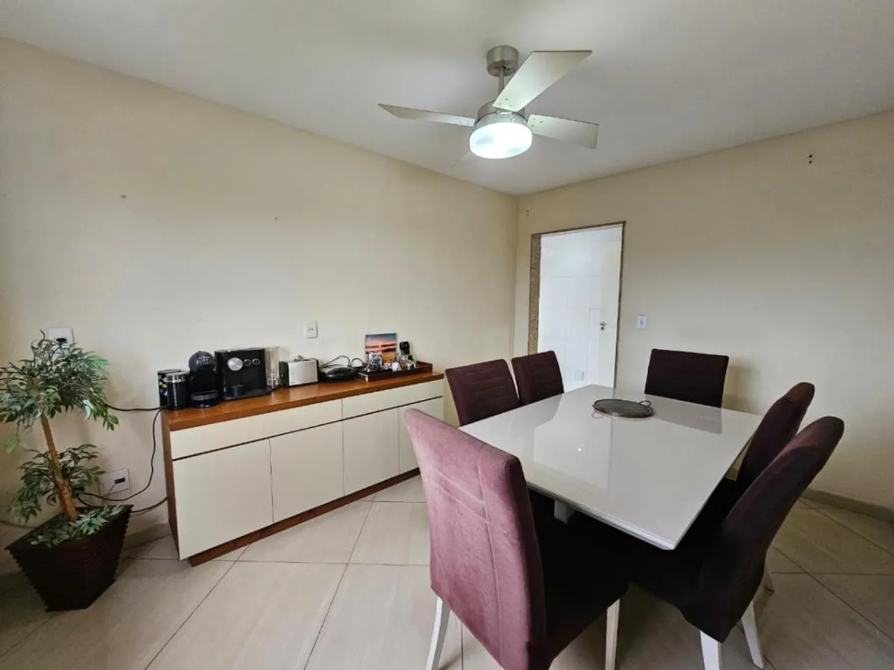 House with 5 bedrooms and open-plan kitchen — photo 17