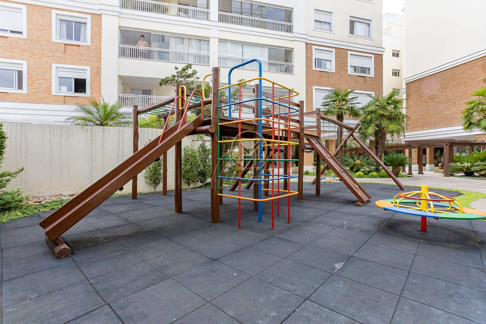 Furnished 462 m² apartment with 4 en-suite rooms — photo 112