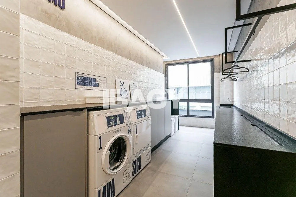 Меблированное студио с кухней открытой планировки — photo 22
