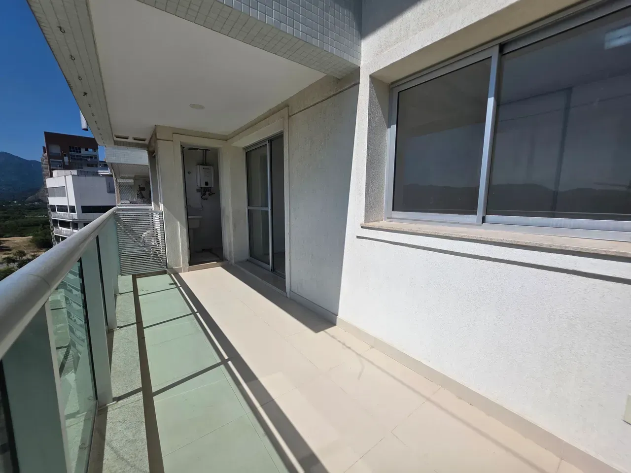 Floor-to-ceiling windows in a 2-bedroom apartment, 90 m² — photo 14