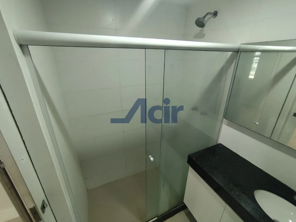 One-bedroom apartment in a building with a gym — photo 14