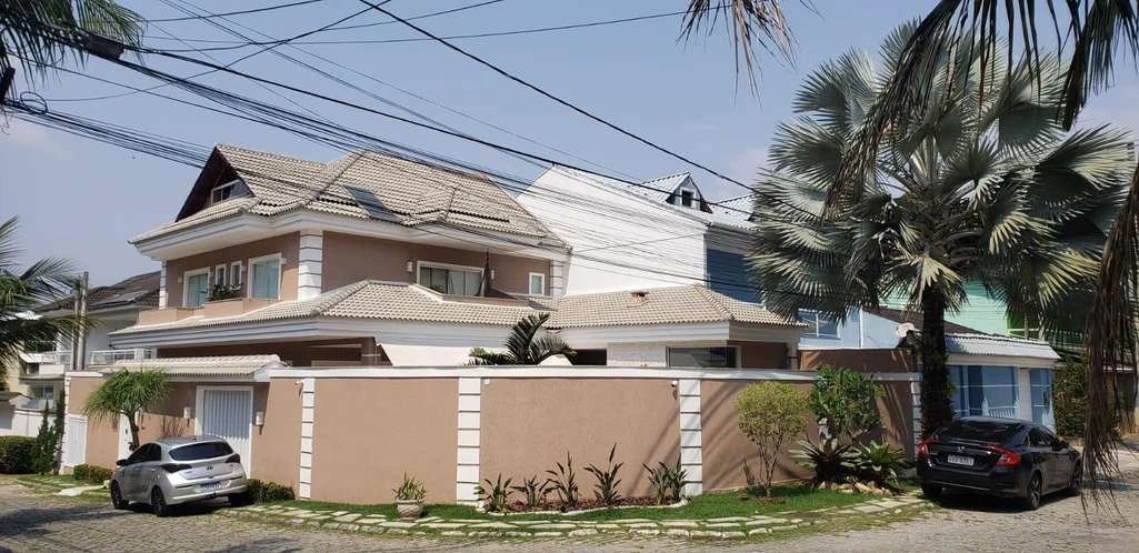 Casa com 4 quartos e piscina com área de sauna — photo 9