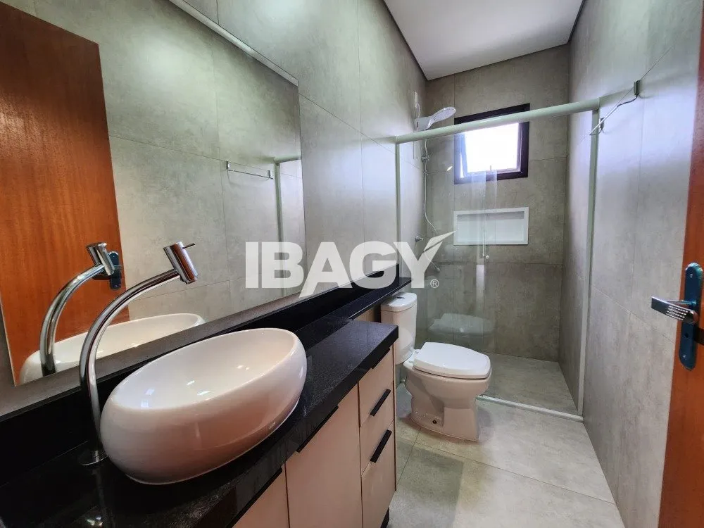 House with 3 bedrooms and an open-plan gas kitchen — photo 6