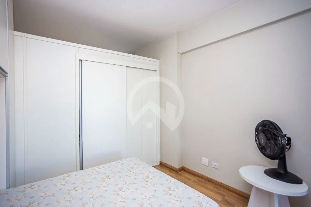 Furnished 1-bedroom apartment with fitted kitchen cabinets — photo 11