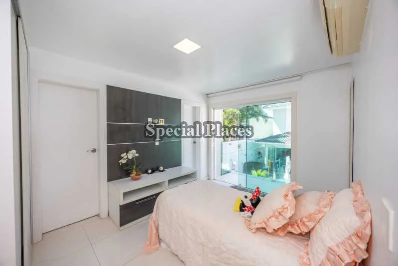 Casa mobiliada com 6 quartos e piscina no condomínio — photo 27