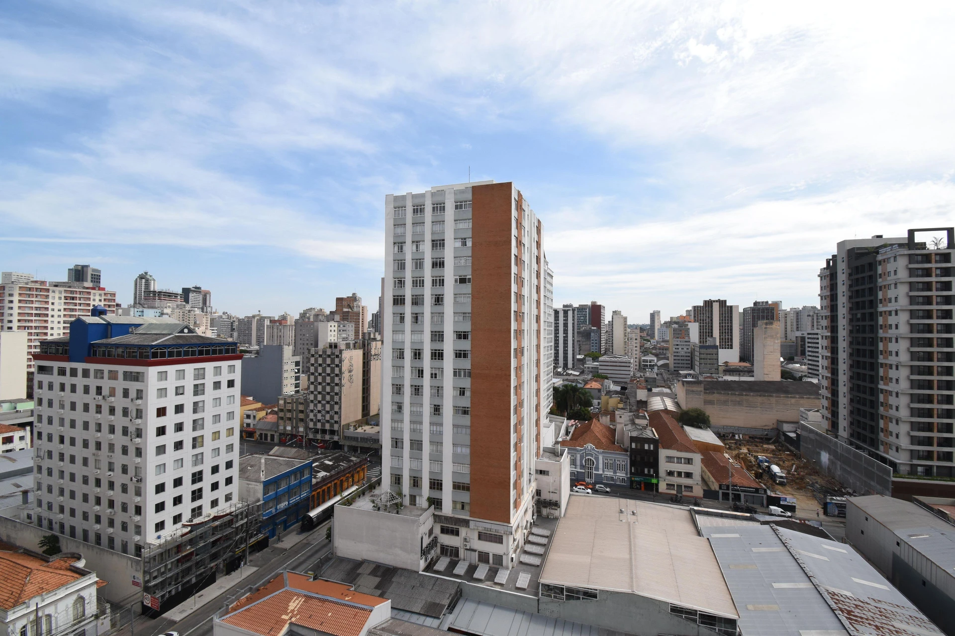 Furnished studio, 22 m², with a glass-enclosed balcony — photo 46