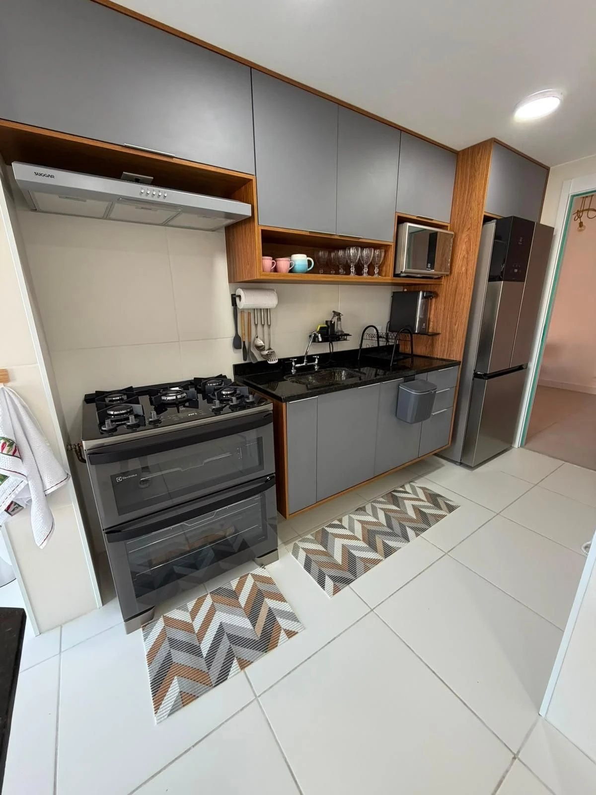 Furnished 3-bedroom apartment with American-style kitchen — photo 2