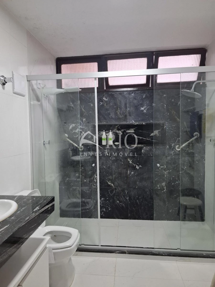 Unfurnished house with 4 bedrooms and 6 bathrooms, 945 m² — photo 41
