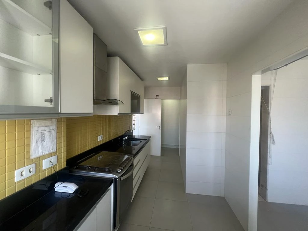 200 m² duplex apartment with 3 bedrooms and 6 bathrooms — photo 2