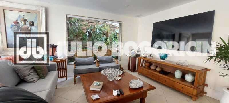 Furnished 324 m² house with 5 bedrooms and 6 bathrooms — photo 14