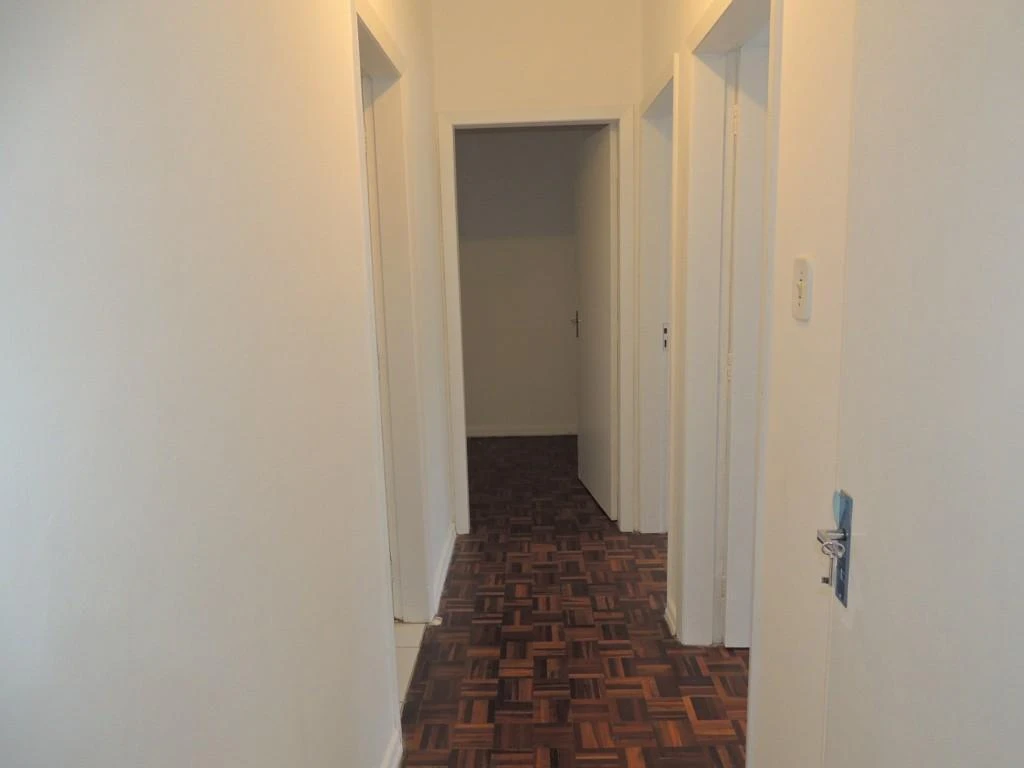 Apartamento, 82 m², com piso de madeira ou laminado