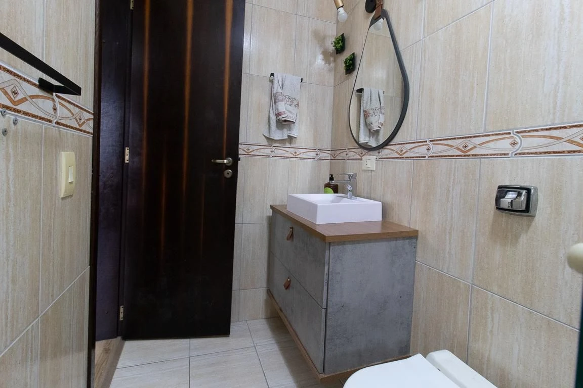 3-bedroom house with a bathtub in Curitiba — photo 30