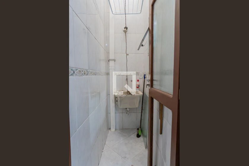 42 m² rental apartment with 2 bedrooms and balcony — photo 3