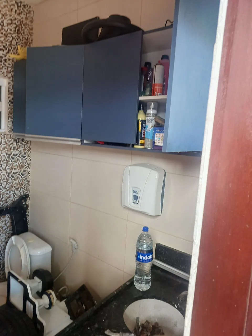 One-bedroom apartment in a building with a gym — photo 2