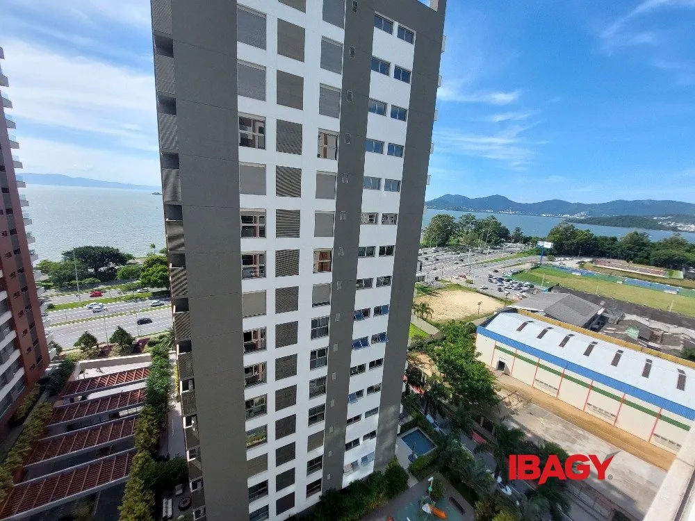 Furnished 2-suite apartment with enclosed balcony — photo 91
