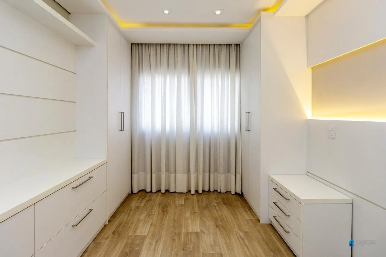 Unfurnished 4-bedroom apartment with 5 bathrooms — photo 27
