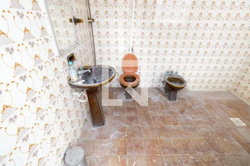 Rental house with 3 bedrooms and 300 m² of space — photo 48