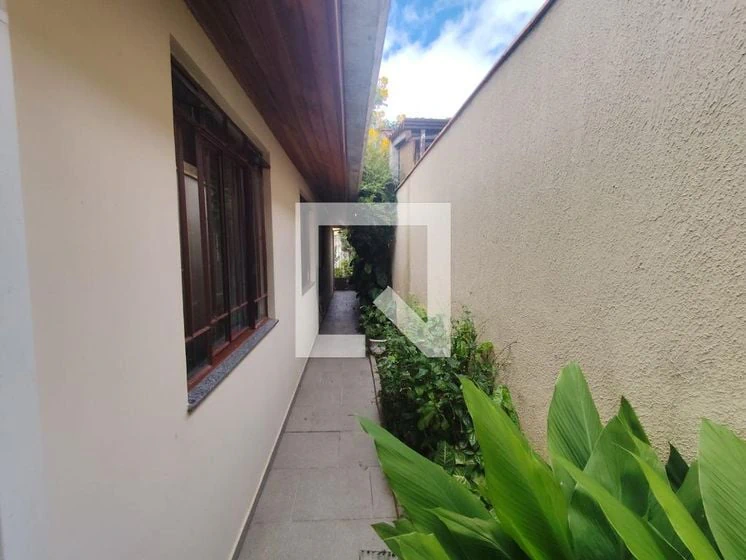 Casa con piso de madera o laminado en Curitiba — photo 25