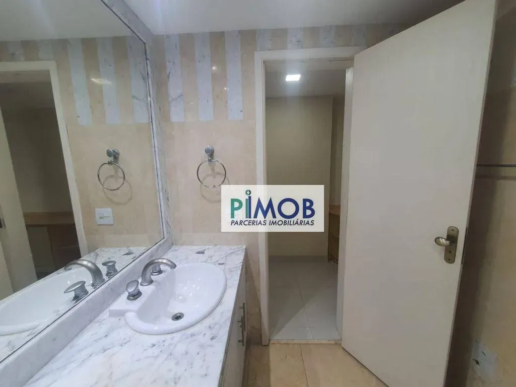 4-bedroom 260 m² apartment with 2 en-suite bathrooms — photo 49
