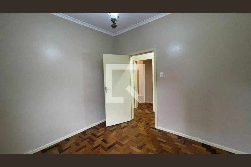 Wood or laminate floors in a 3-bedroom apartment, 70 m² — photo 12