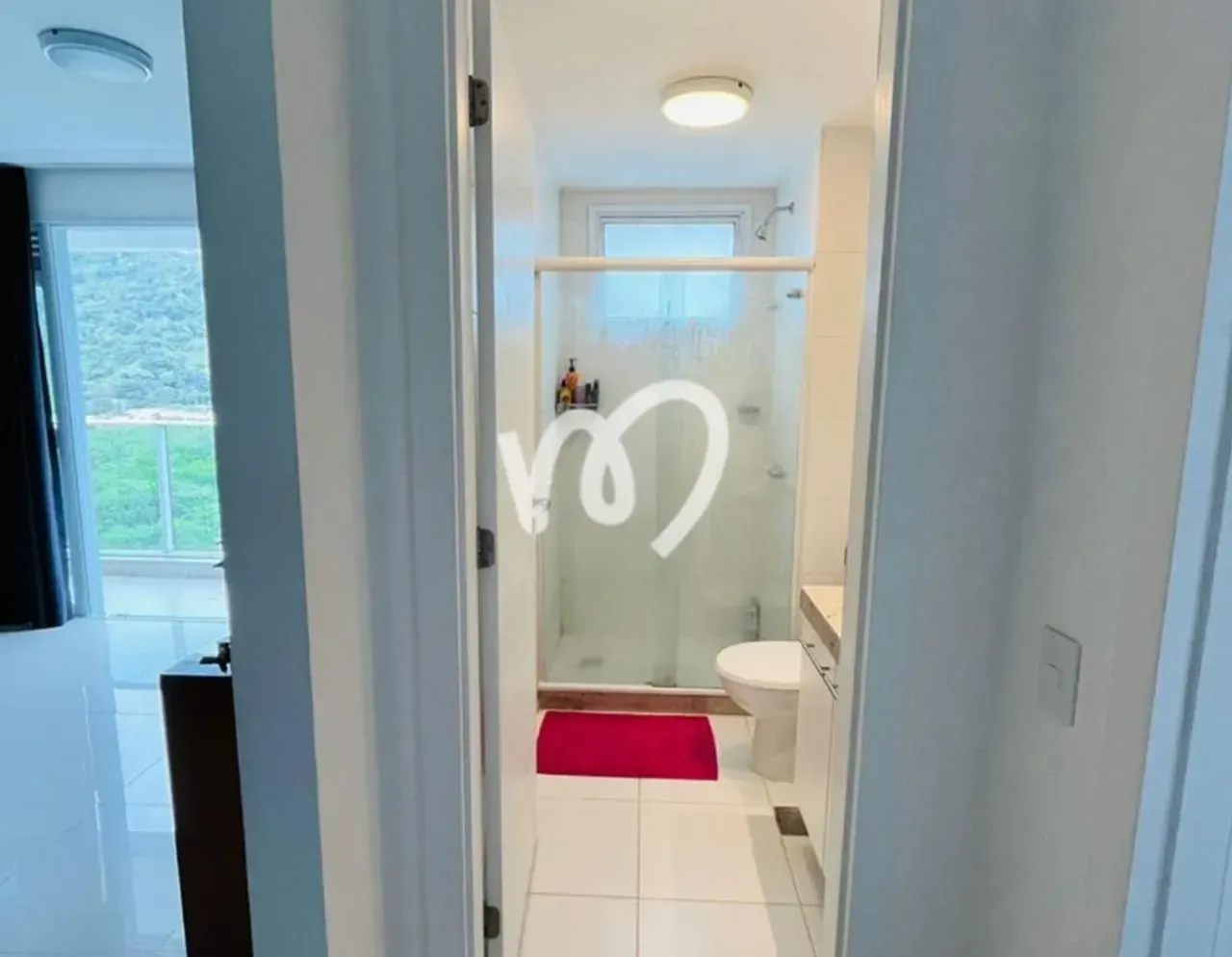 Furnished 2-bedroom apartment with open-plan kitchen — photo 17