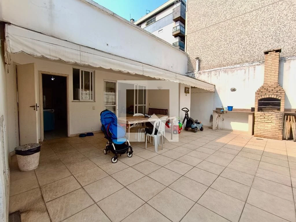 Furnished apartment with private yard and BBQ — photo 30