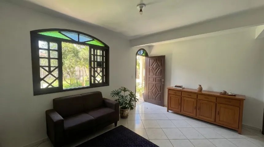 House, 150 m², with floor-to-ceiling windows — photo 2