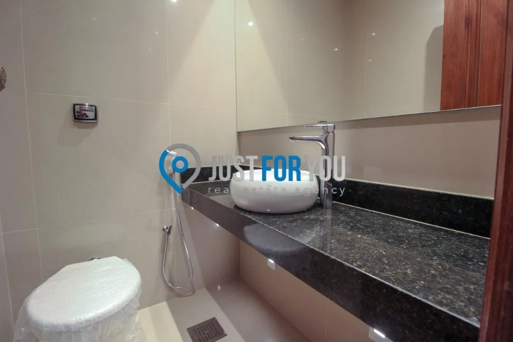 3-bedroom apartment with separate kitchen, 210 m² — photo 14