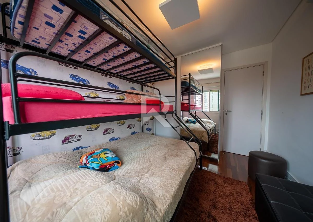 Балкон з грилем та 4 спальні: квартира 186 м² — photo 23