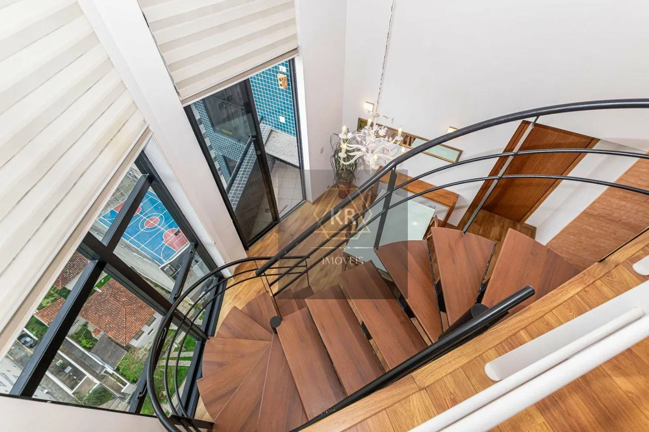 140 m² furnished loft with 1 suite and 2 parking spots — photo 10