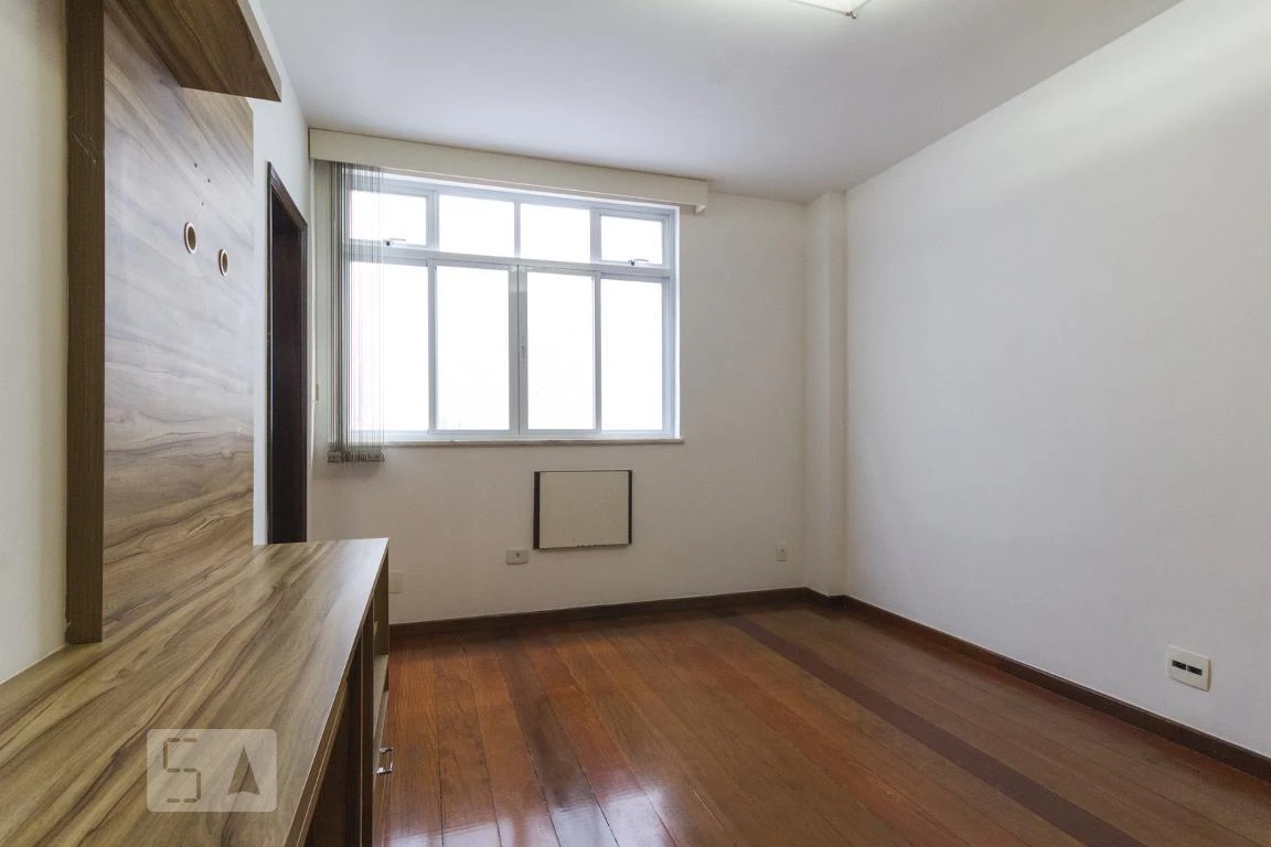 195 m² rental apartment with 3 bedrooms and 2 parking spaces — photo 4
