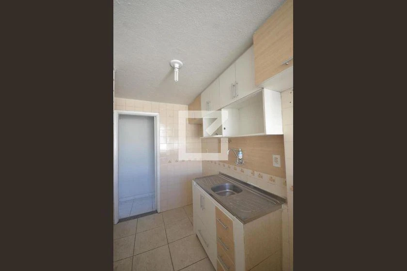 2-bedroom apartment with a glass shower box and pets allowed — photo 18