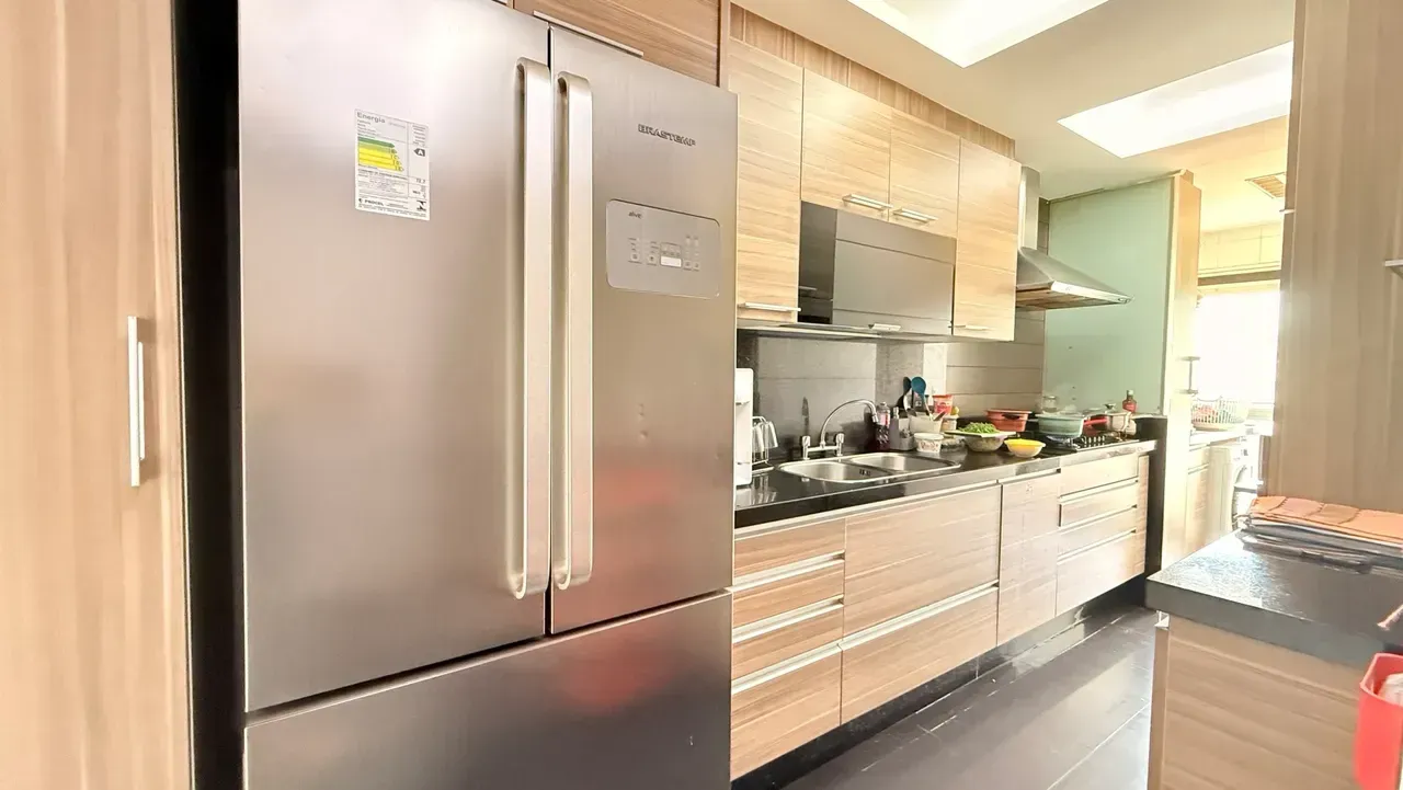 242 m² duplex penthouse with 4 bedrooms and 2 parking — photo 34