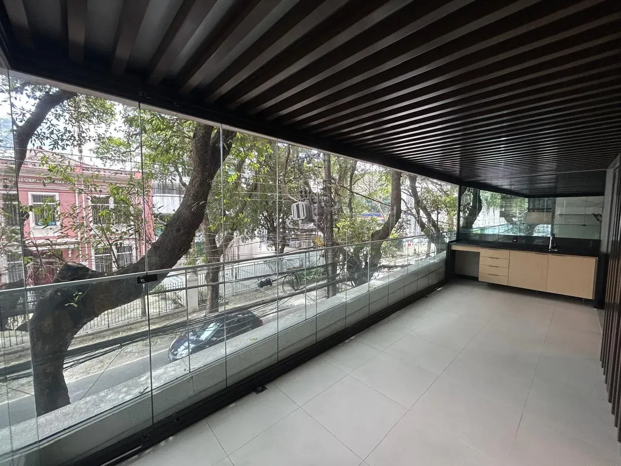 4-bedroom apartment in a building with a sauna — photo 6
