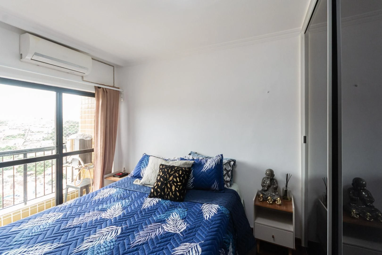 4-bedroom apartment with a mountain view in Rio de Janeiro — photo 6