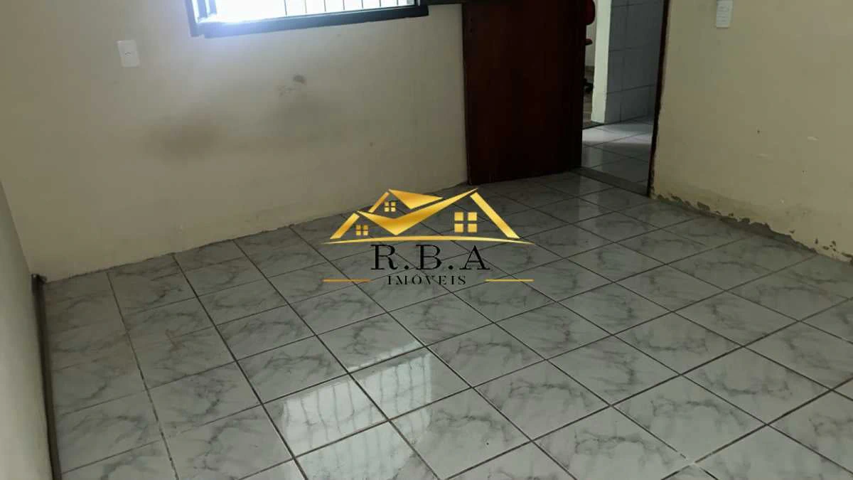 House with 1 bedroom and 2 bathrooms and tiled floors — photo 2