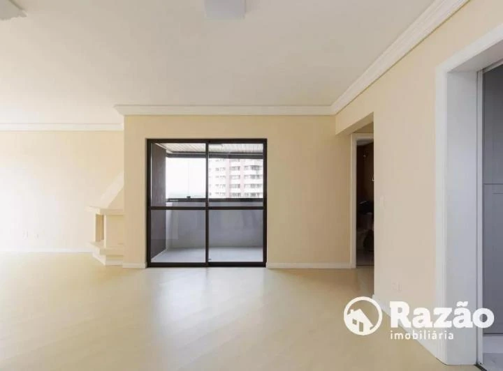 178 m² apartment with 4 bedrooms and city views