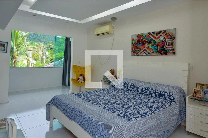 380 m² house with 4 bedrooms and air conditioning — photo 8