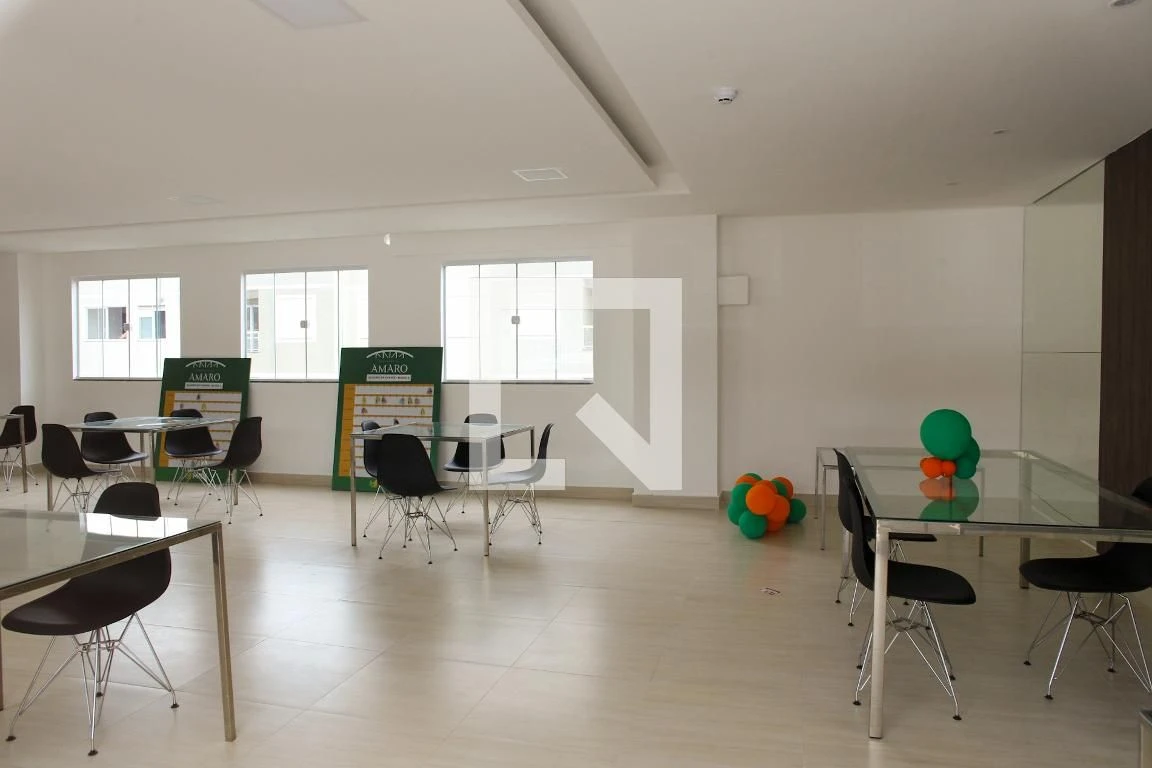 2-bedroom apartment in a building with a pool — photo 41