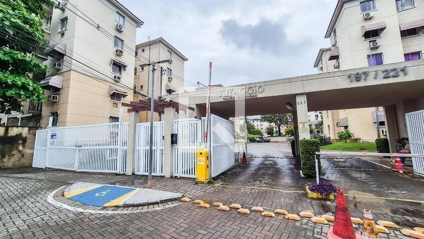 2-bedroom apartment in a building with a pool — photo 48