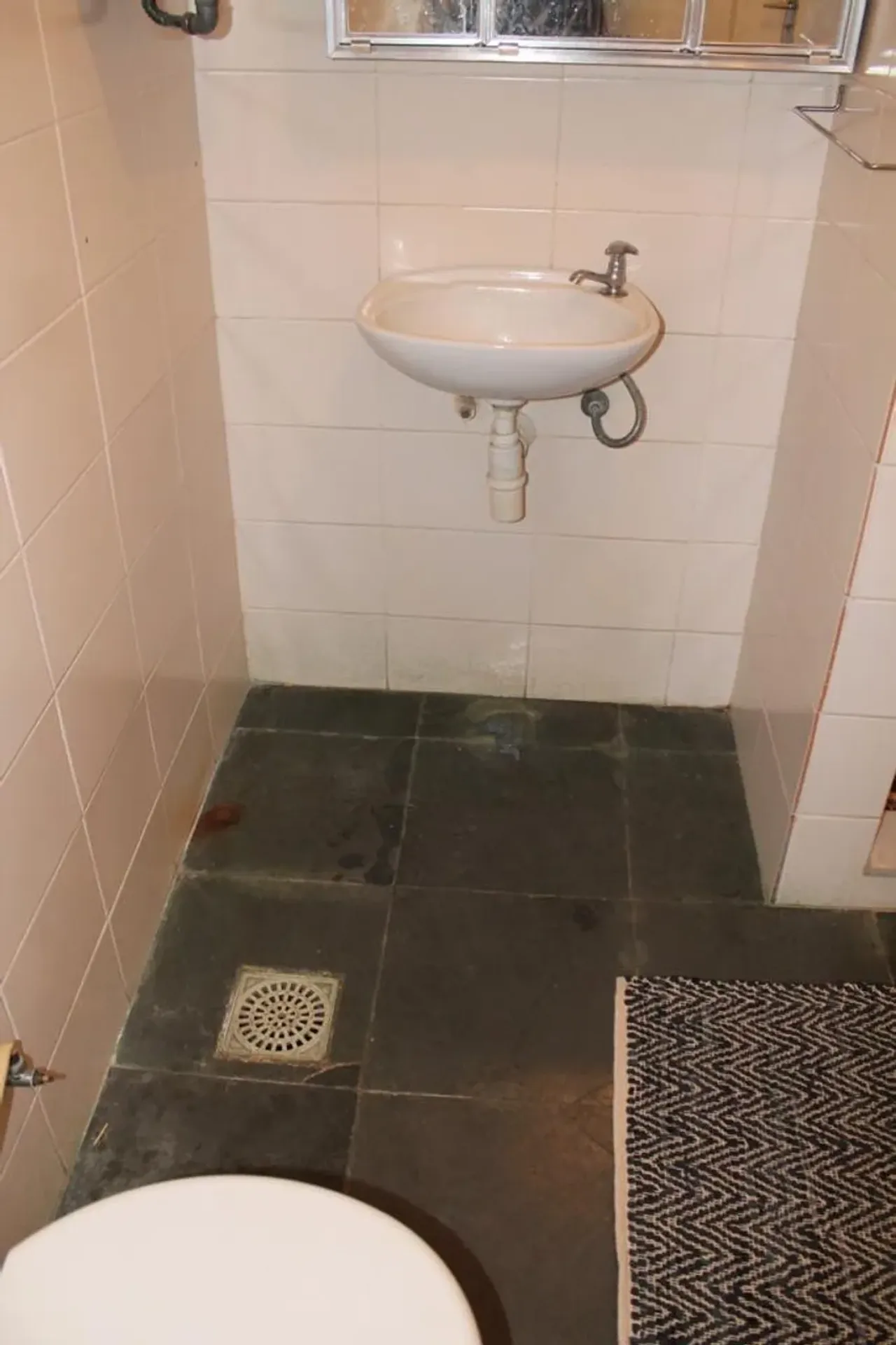 Apartamento mobiliado de 55 m² com 3 quartos e mesa — photo 15