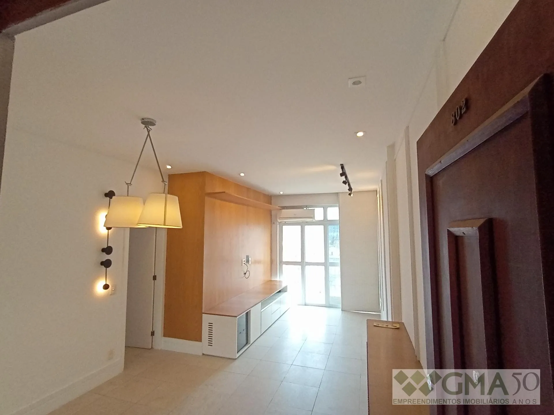 3-bedroom apartment with a mountain view — photo 33
