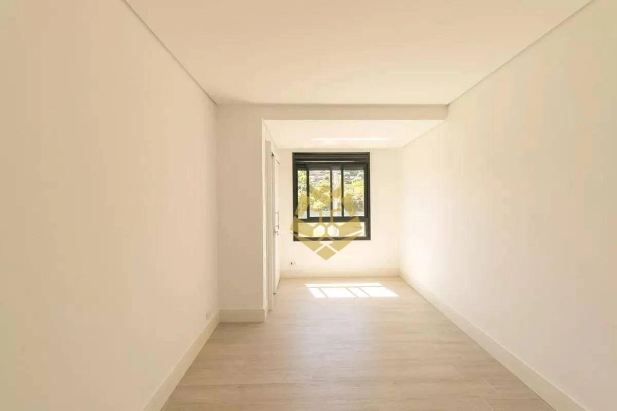 3-bedroom house with 4 bathrooms and 200 m² — photo 10